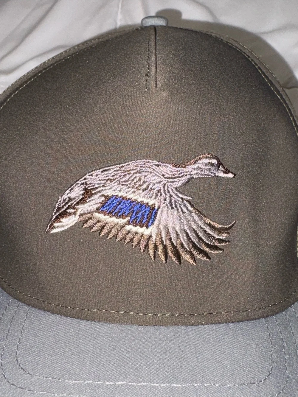 Southern String Co Men's Two-Tone Gray Trucker Hat with Embroidered Duck Accent